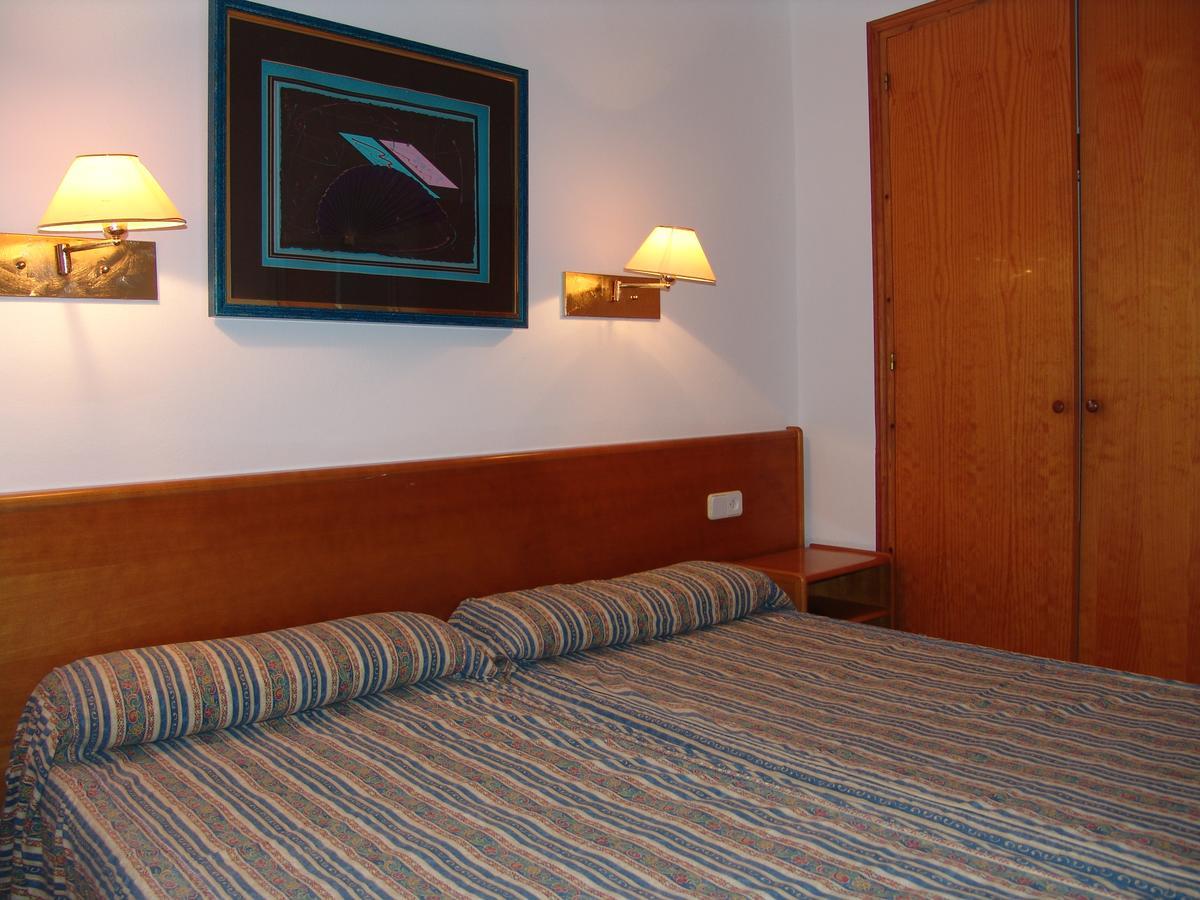 Apartamentos Sol Isla Ареналь-д'эн-Кастель Экстерьер фото